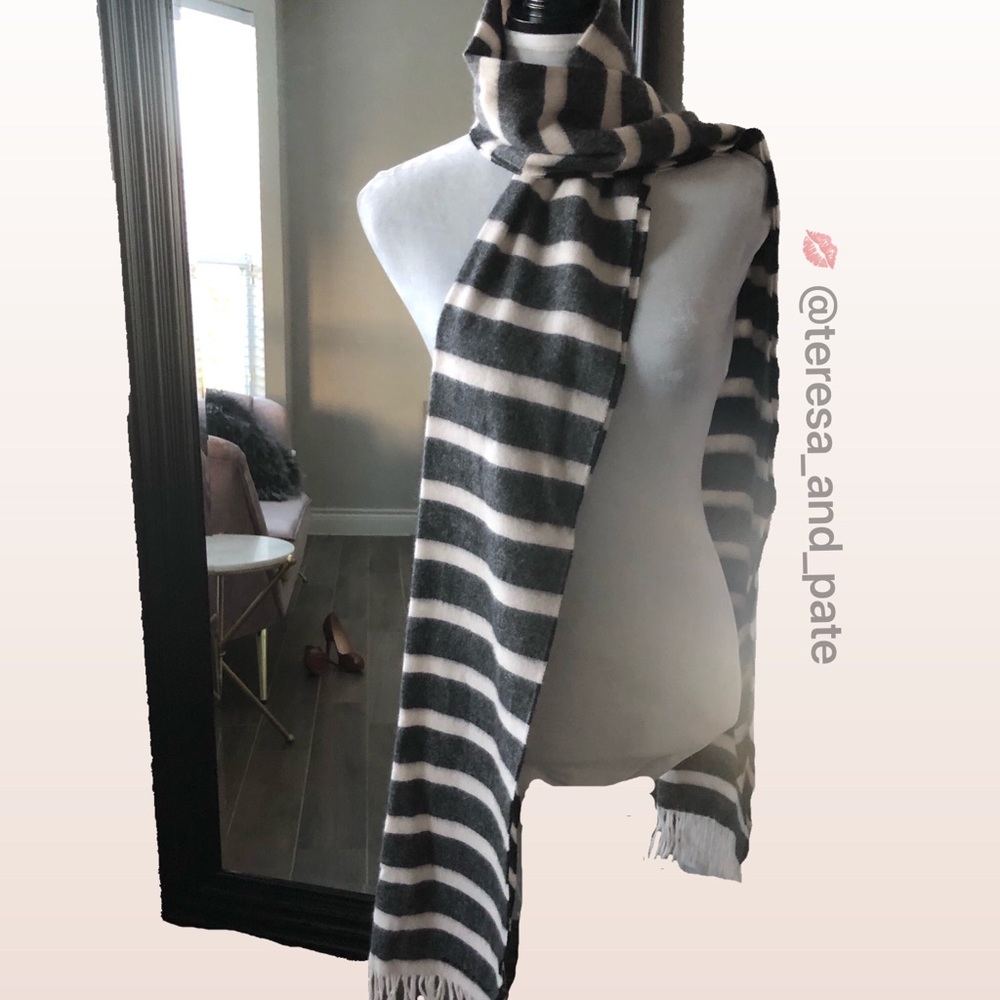 NWT MaxMara Weekend Scarf - Picture 1 of 8